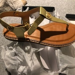 Tommy Hilfiger Bennia Sandals 8.5M Gold 710